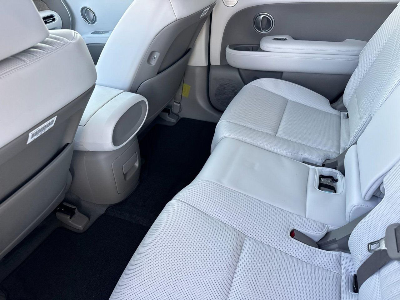 New 2026 Gray Hyundai SEL 8P image 11
