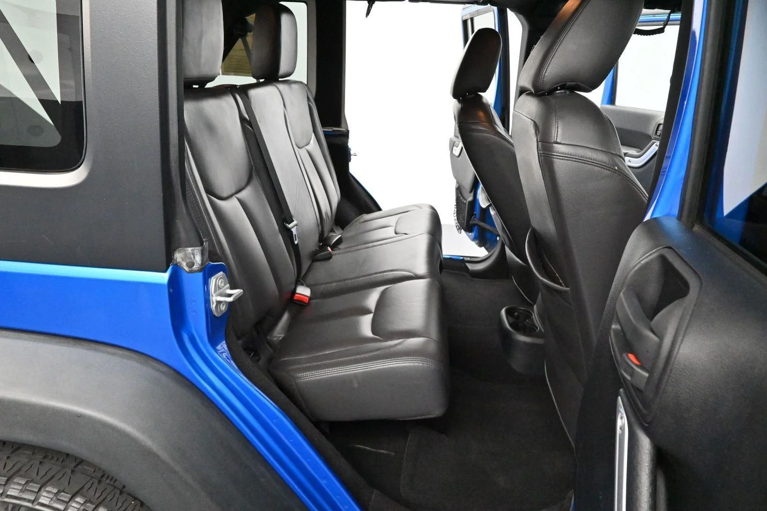 Used 2016 Hydro Blue Pearl Jeep Rubicon image 27