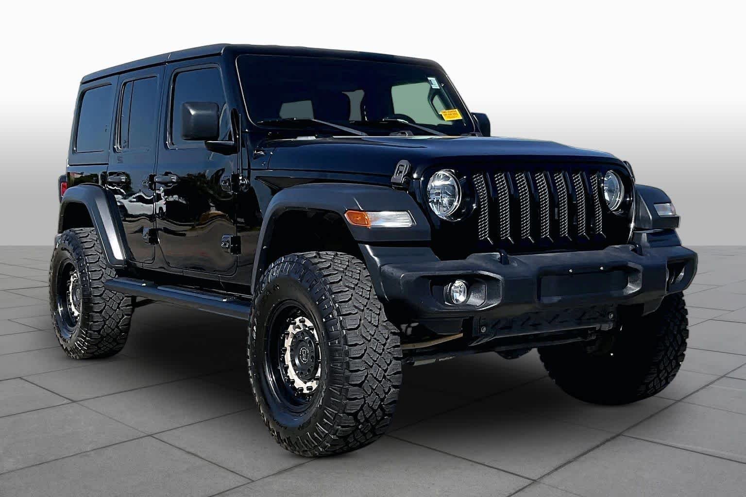 Used 2018 Black Clearcoat Jeep Sport S image 3