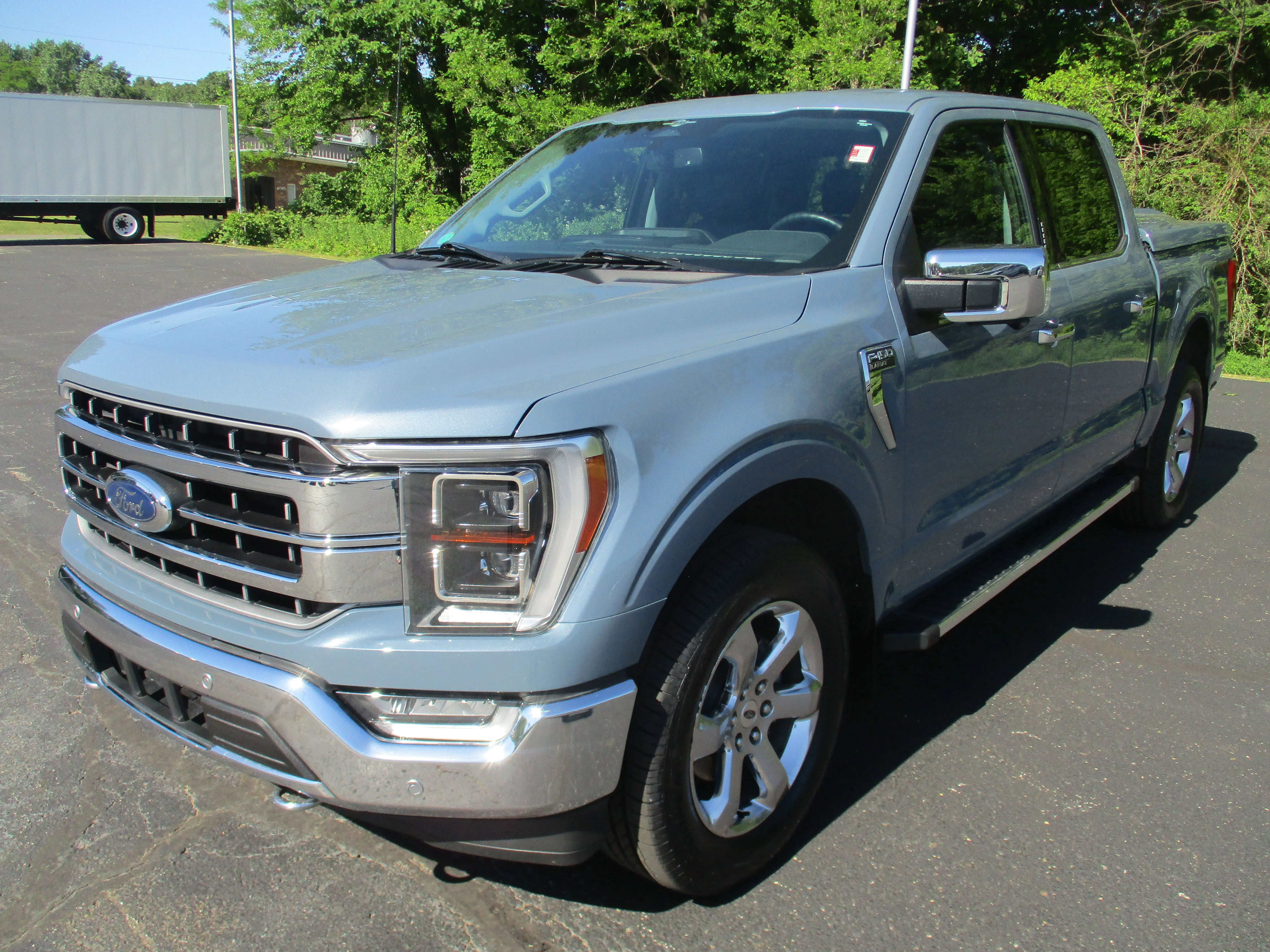 Used 2023 Azure Gray Metallic Tri-Coat Ford LARIAT image 4