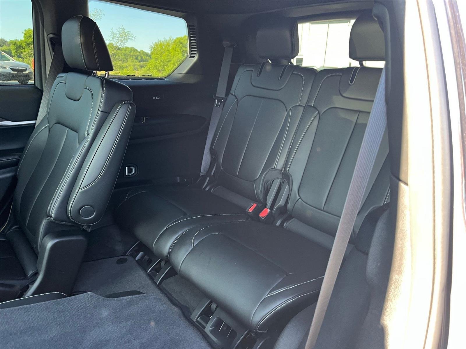 Used 2025 Baltic Gray Metallic Clearcoat Jeep Limited image 23