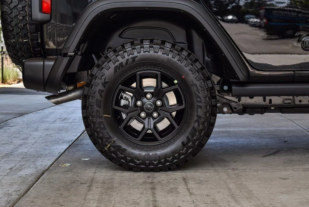 2025 Jeep Wrangler 4-Door Willys - Photo 11