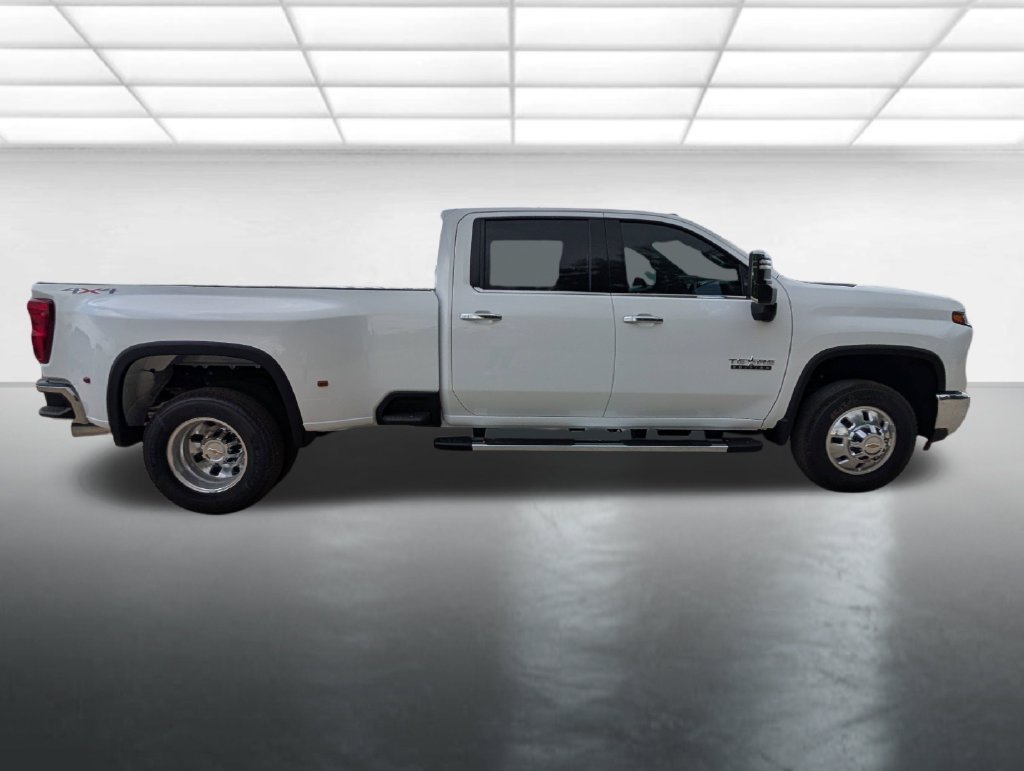 2026 Chevrolet Silverado 3500 HD LTZ - Photo 36