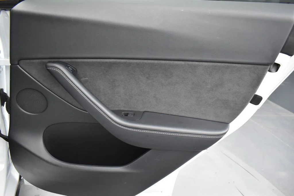 Used 2022 White Tesla Long Range image 21