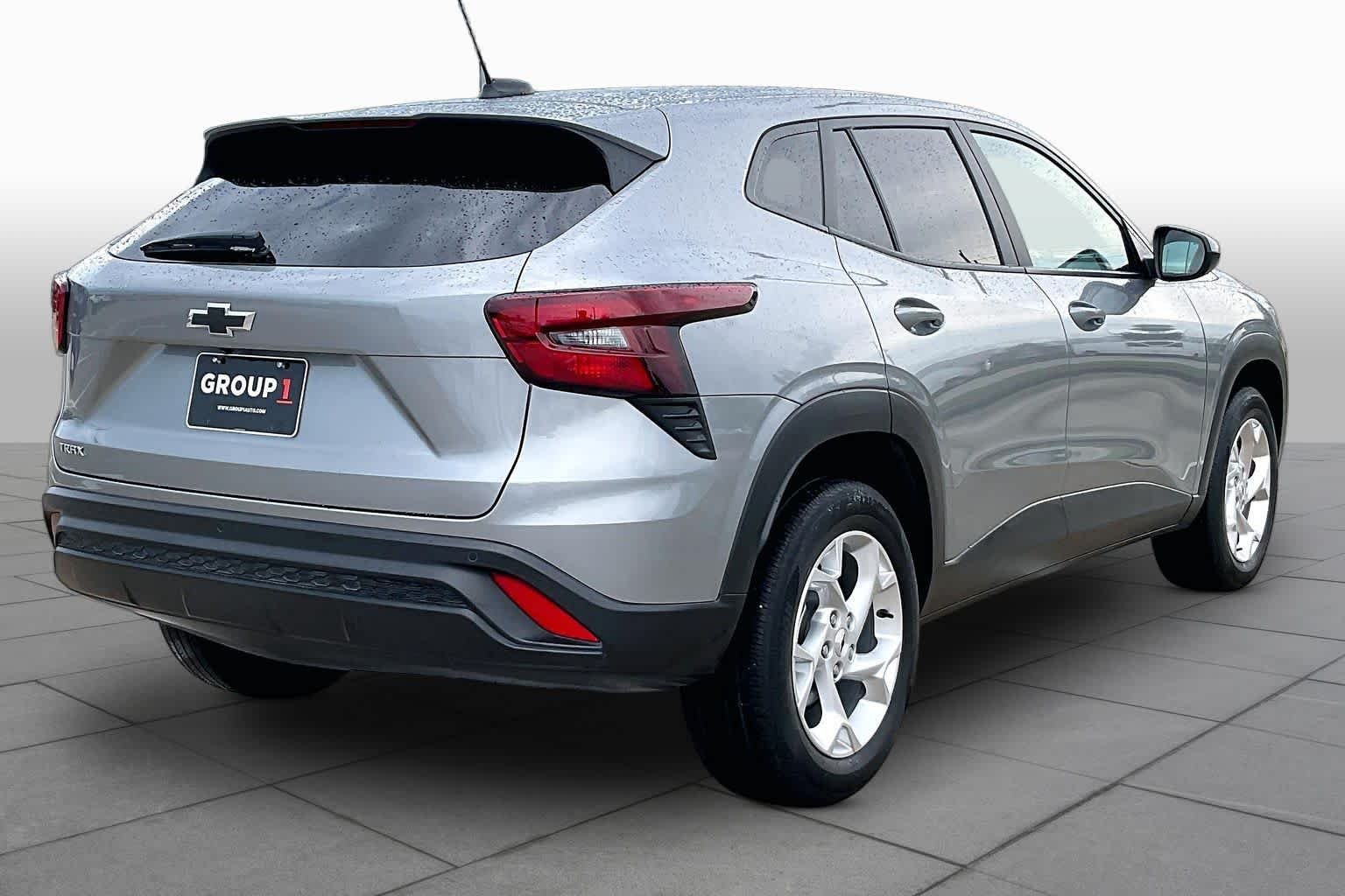 Used 2025 Sterling Gray Metallic Chevrolet LS image 13