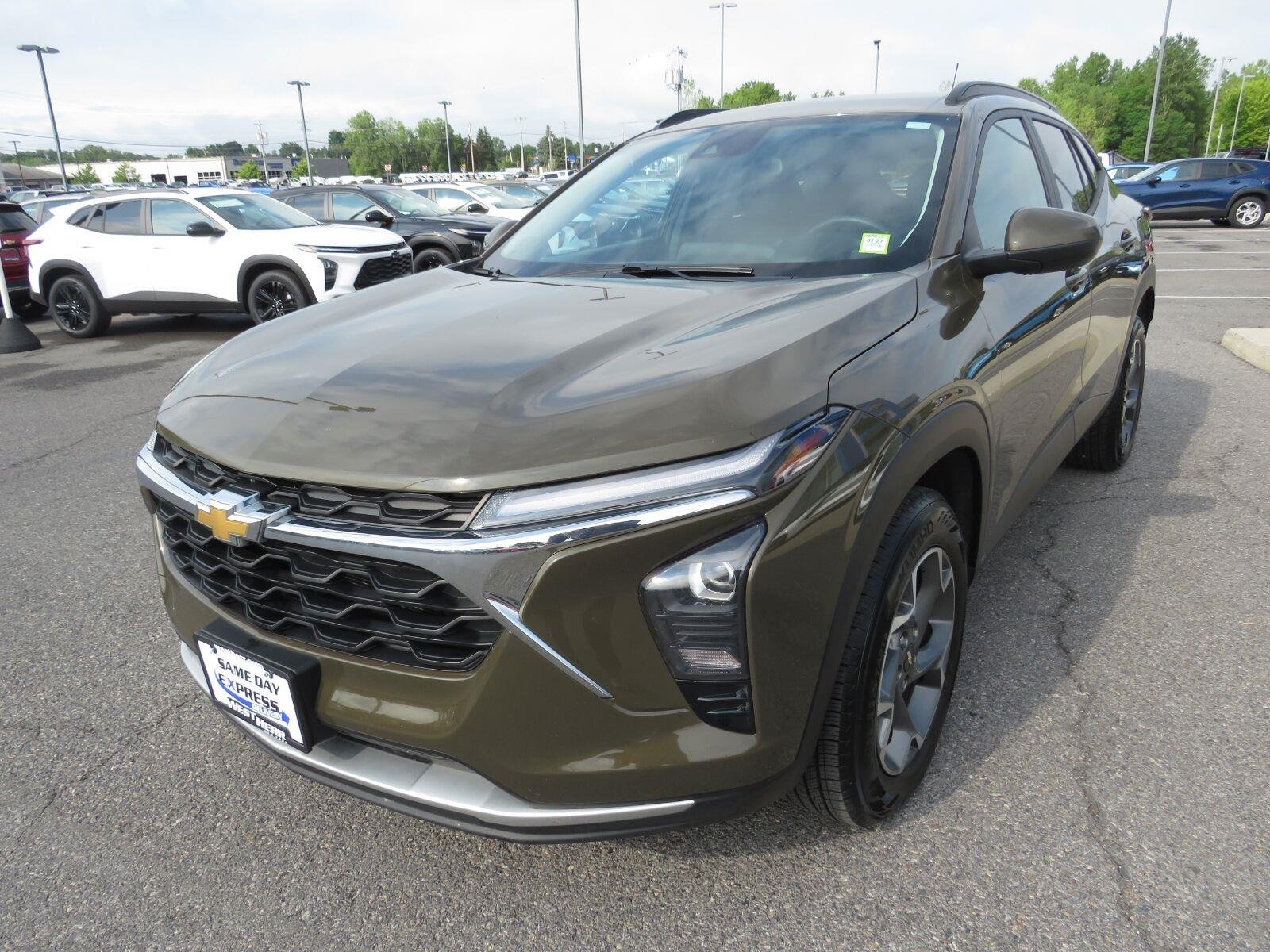 Used 2024 Harvest Bronze Metallic Chevrolet LT image 9