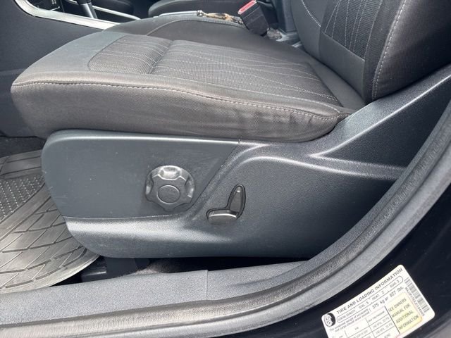Certified Used 2018 Shadow Black Ford SE image 15