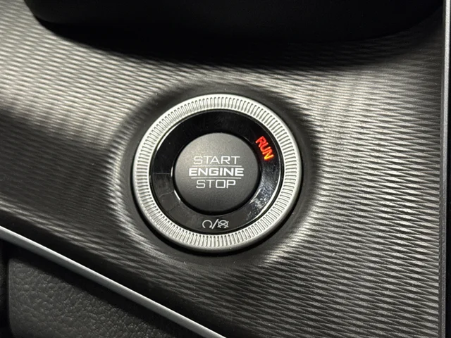 Used 2023 Velvet Jeep Altitude X image 21