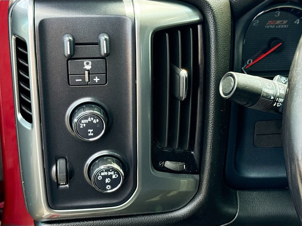 Used 2018 CAJUN RED TINTCOAT Chevrolet LT image 10