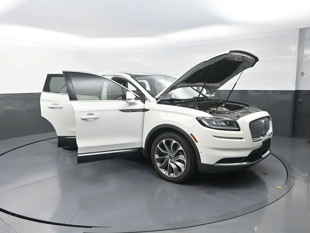Used 2022 White Lincoln Reserve image 39