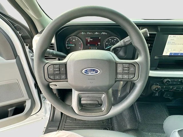 New 2026 Oxford White Ford XL image 7