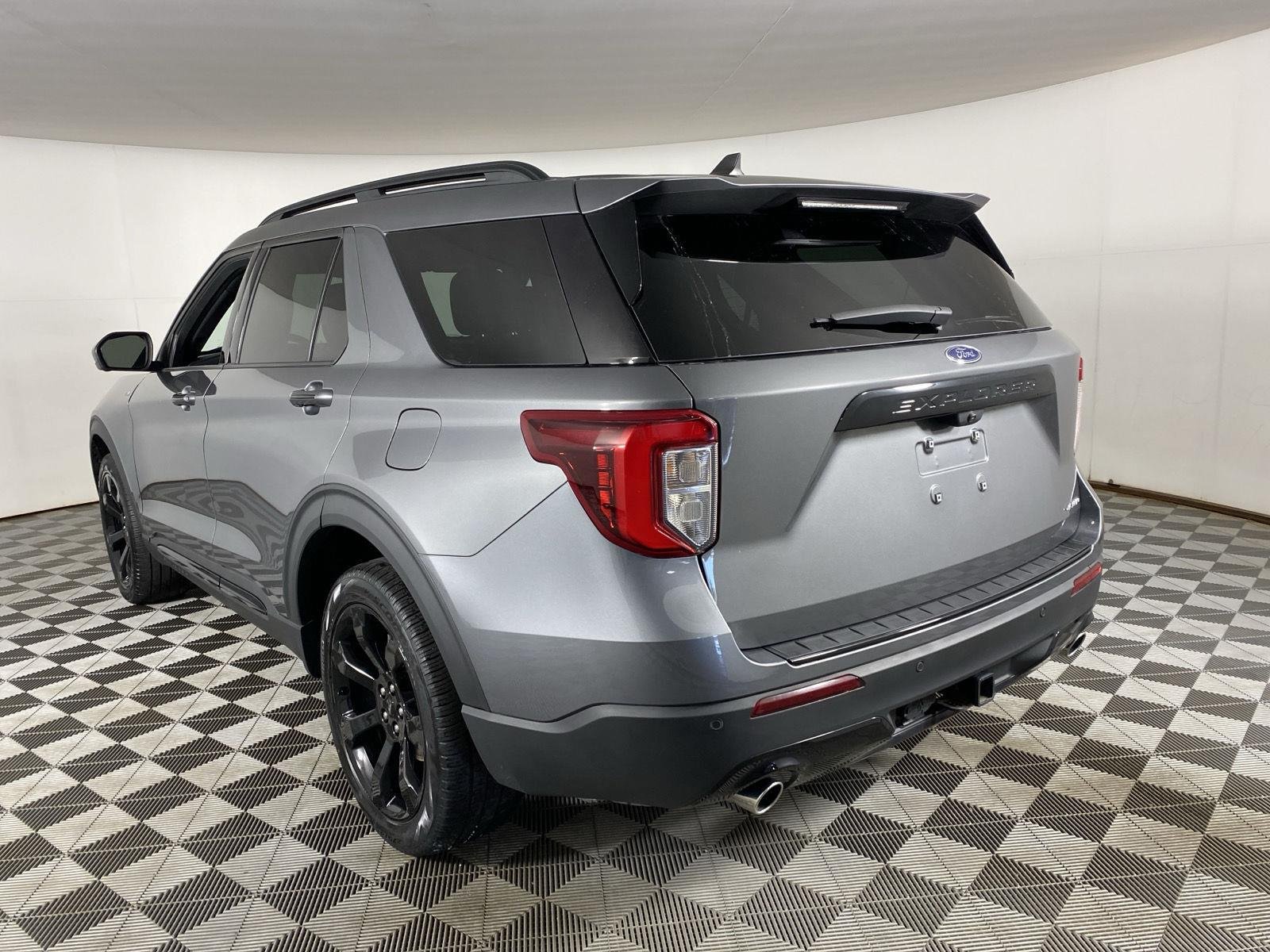 Used 2023 Carbonized Gray Ford ST-Line image 8