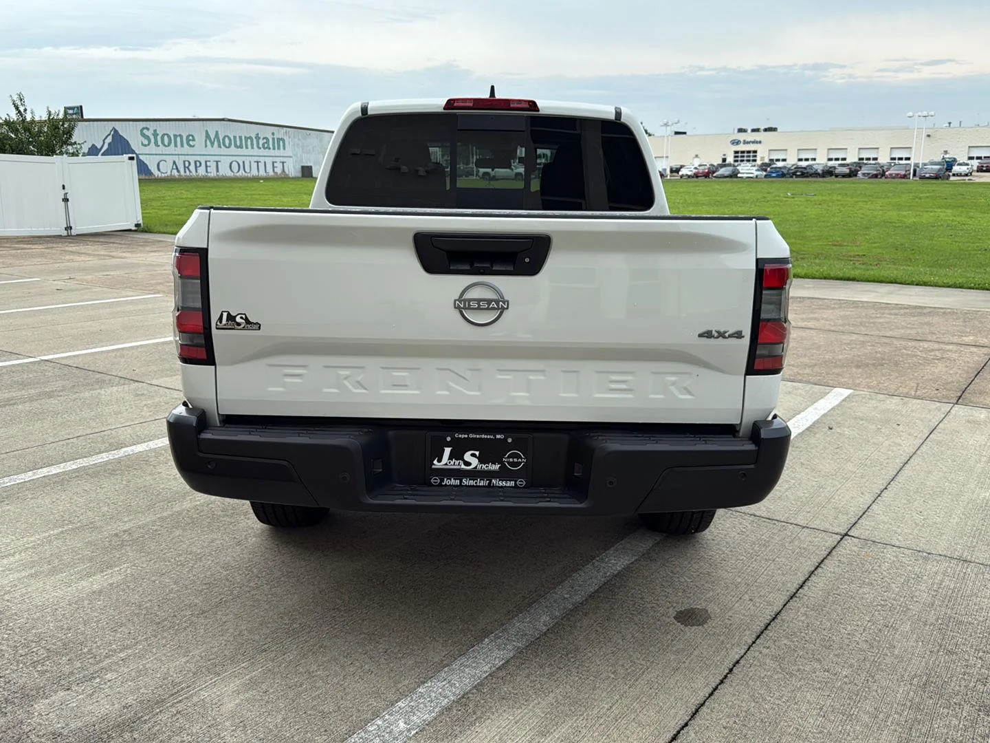 New 2026 Glacier White Nissan S image 6