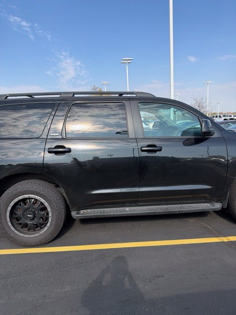 Used 2016 Black Toyota SR5 image 8