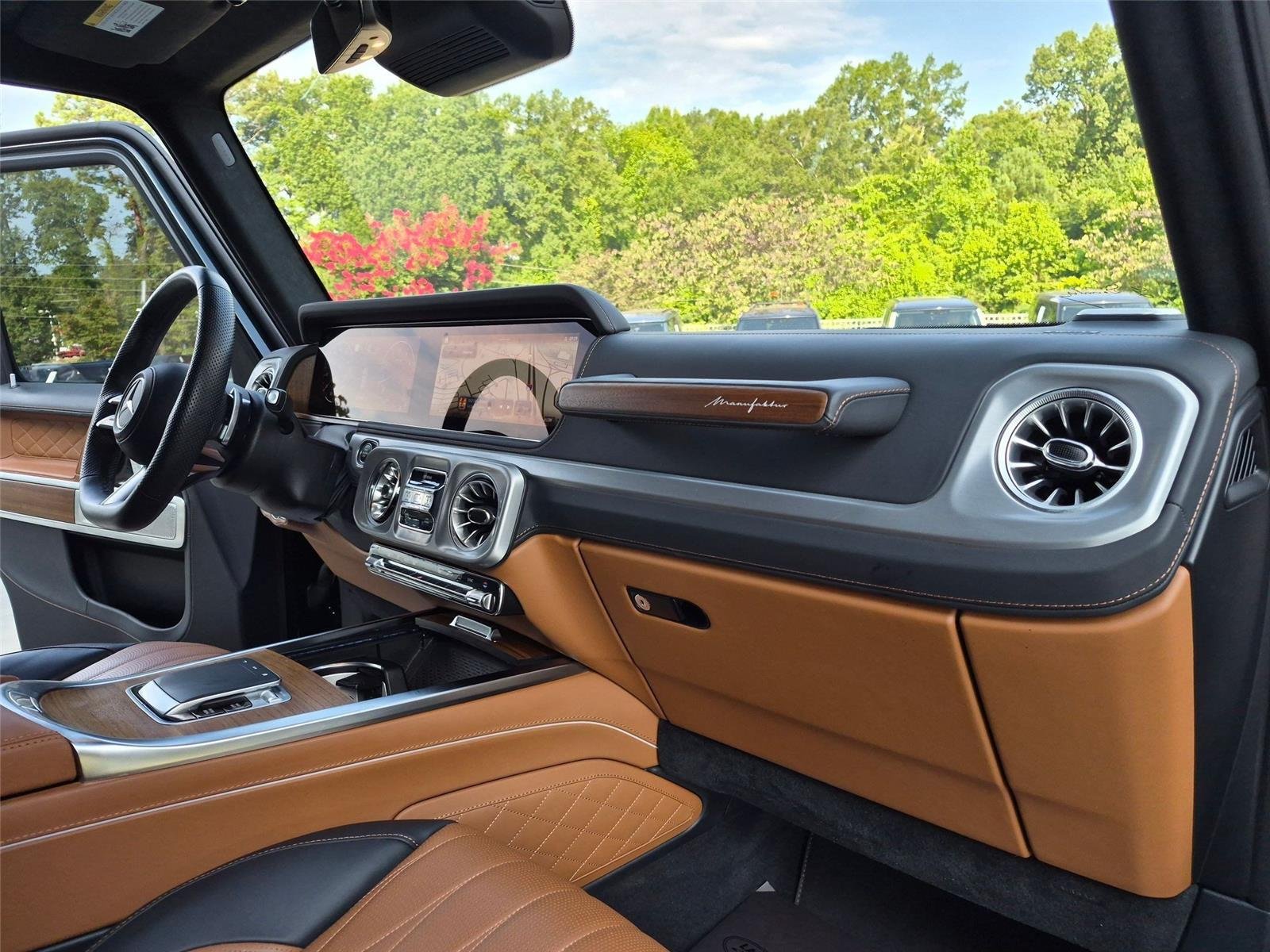 Used 2025  Mercedes-Benz G 550 image 35