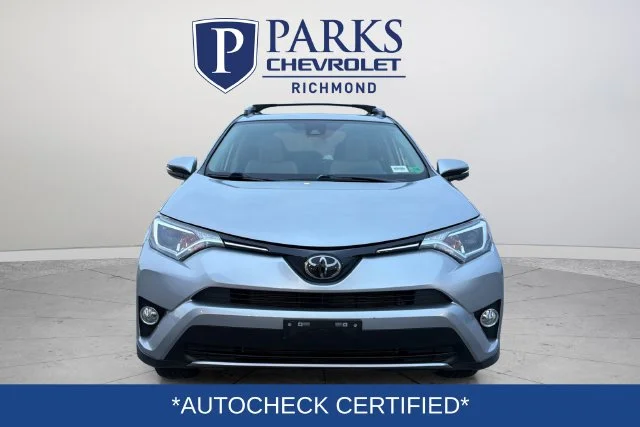 Used 2018 Silver Toyota XLE image 2