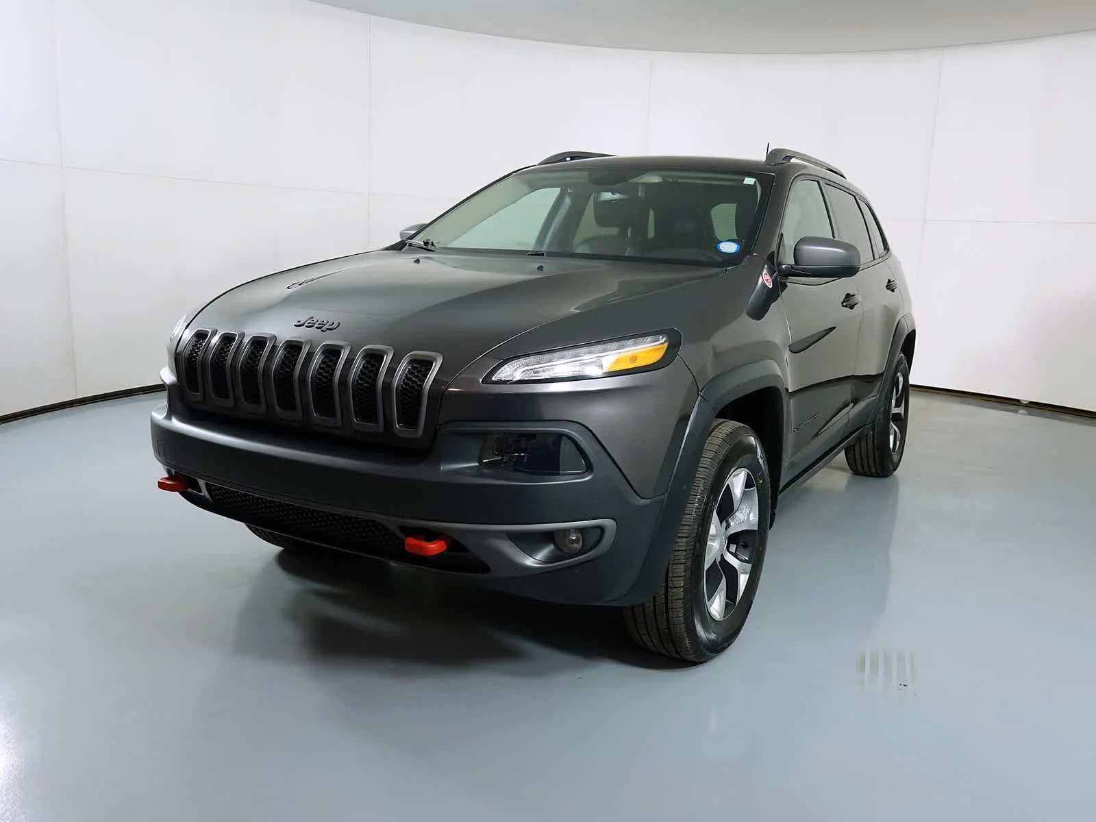 Used 2016 Granite Crystal Metallic Clearcoat Jeep Trailhawk image 8