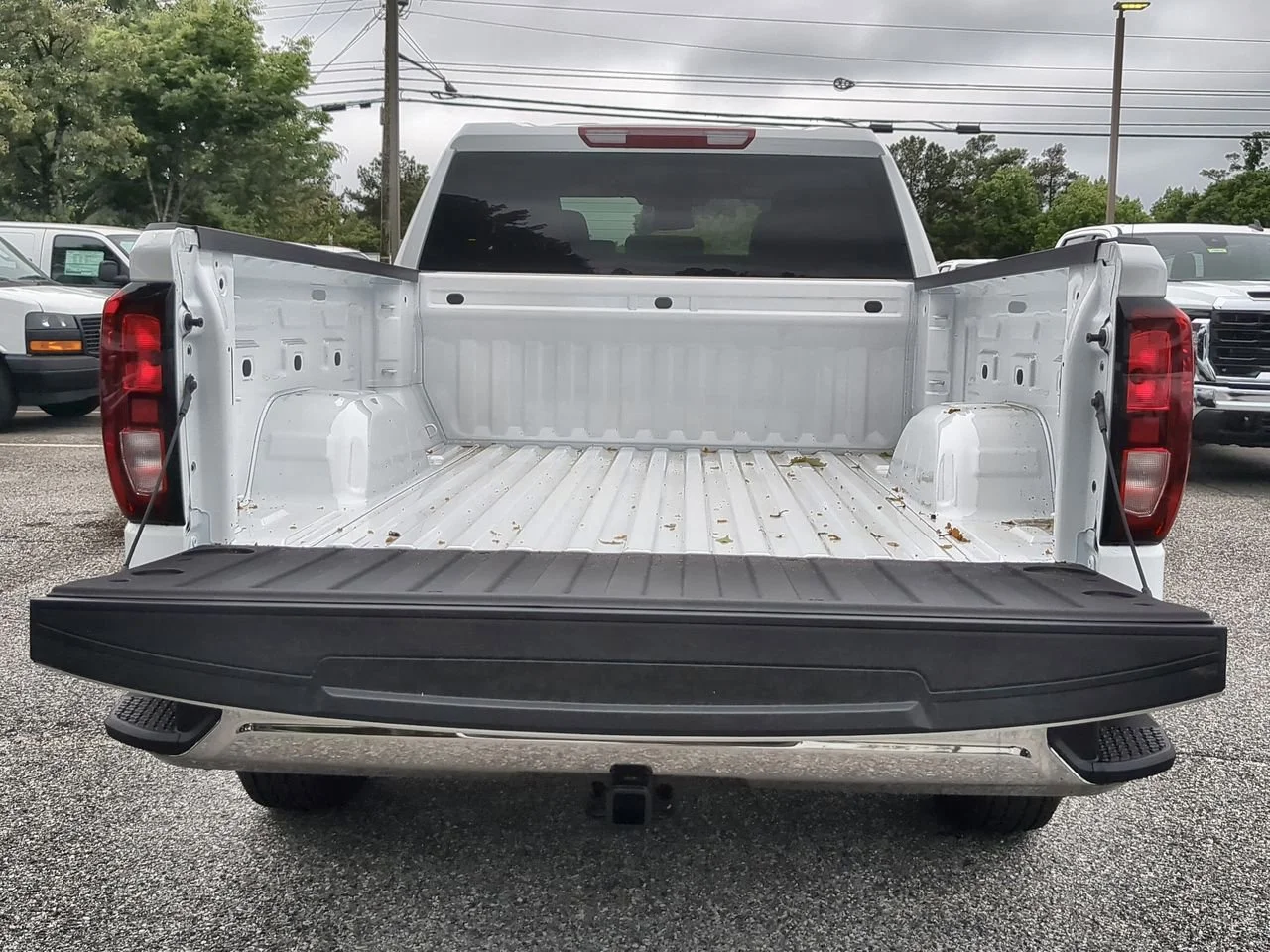 New 2026 Summit White GMC Pro image 24