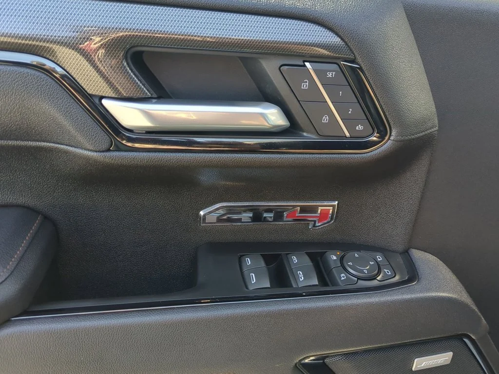 Used 2025 Sterling Metallic GMC AT4 image 12