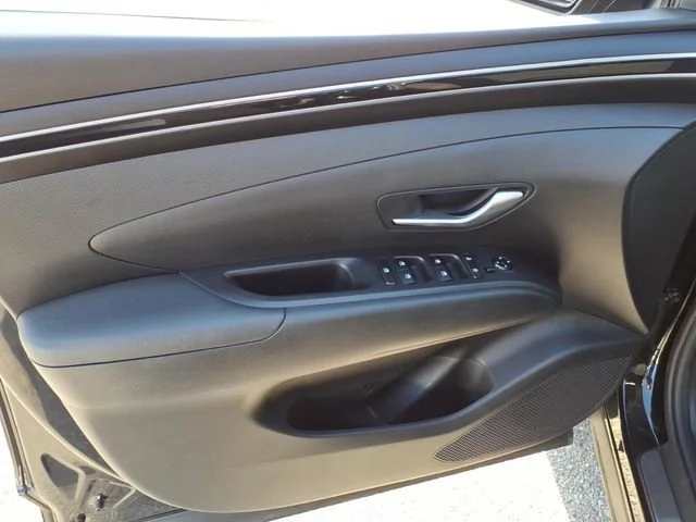 Used 2024 Black Hyundai SE image 12