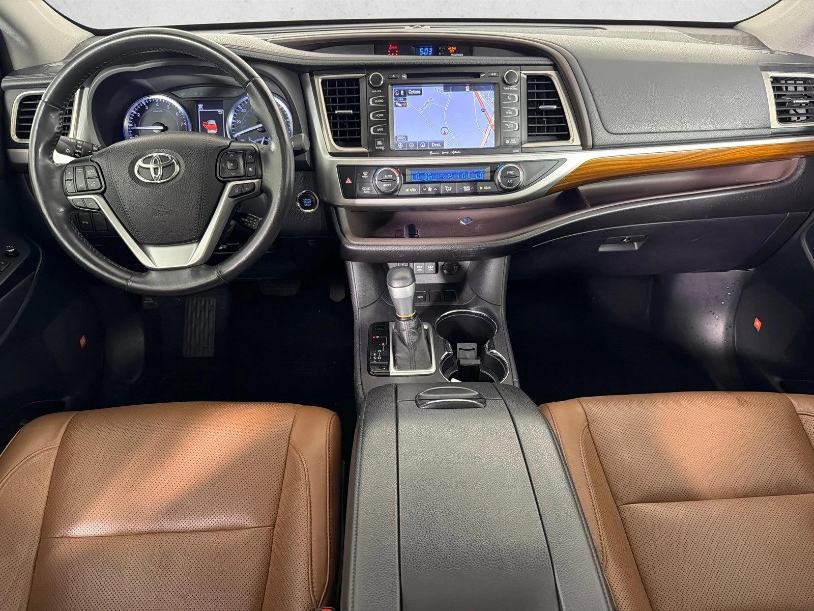 Used 2019 Blizzard Pearl Toyota Limited Platinum image 25