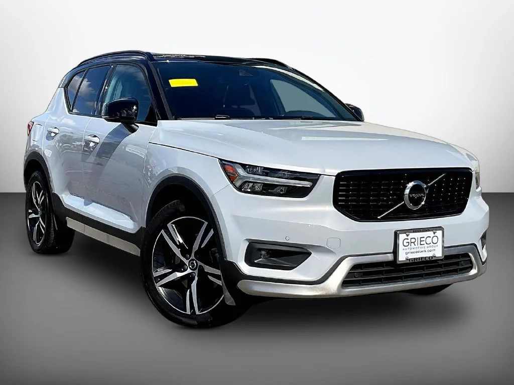 Used 2021 Crystal White Metallic Volvo R-Design image 1