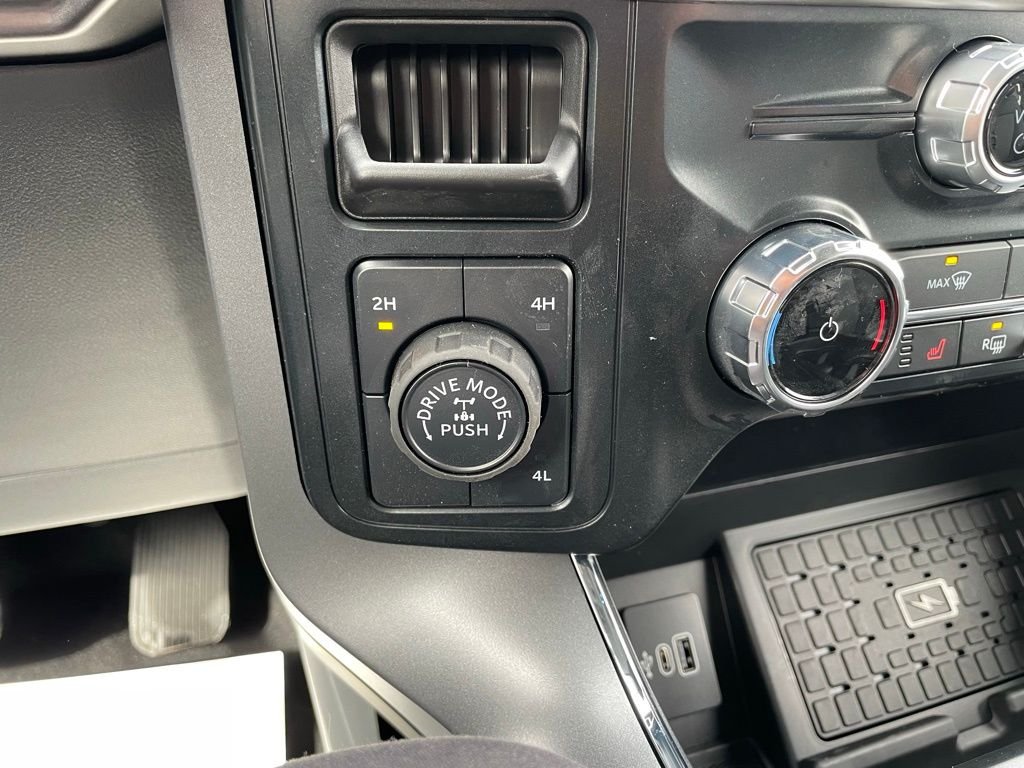 Used 2025 Silver Ford XLT image 37