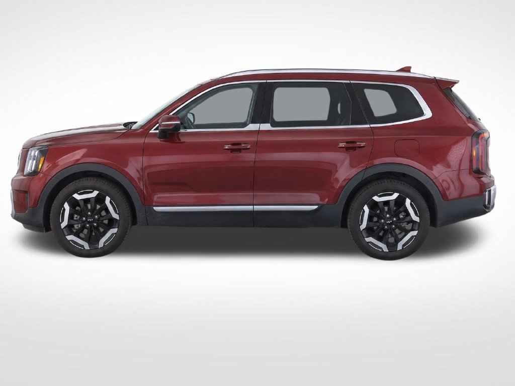 Used 2023 Red Kia EX image 7