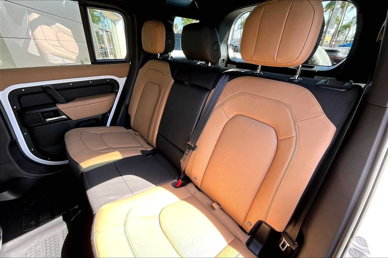2026 Land Rover Defender V8 - Photo 10