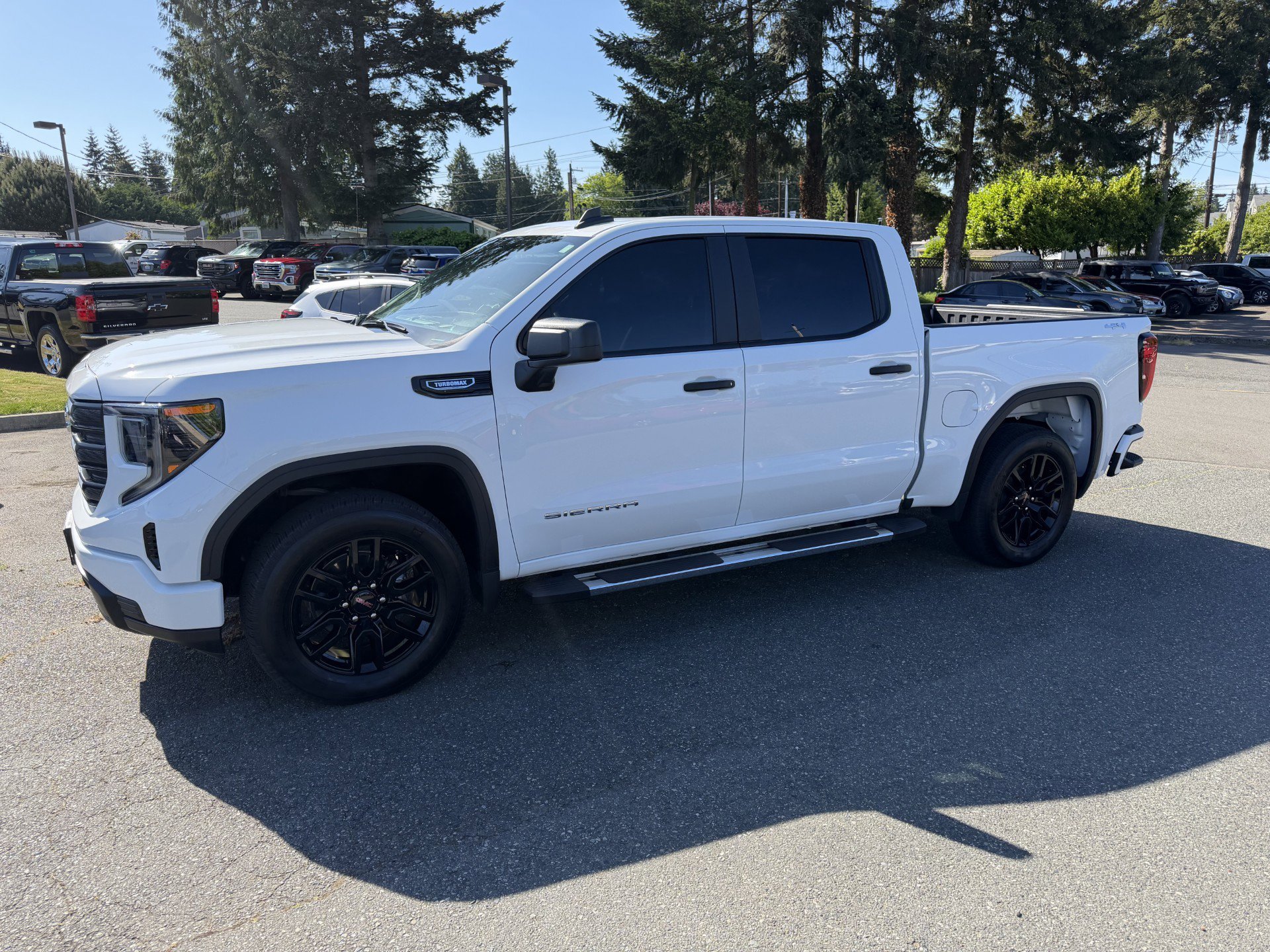 2025 GMC Sierra 4WD Crew Cab Short Box Pro's photo