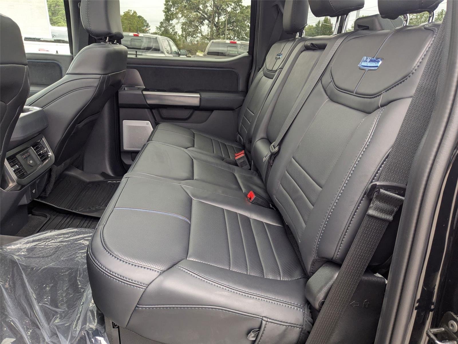 2026 Ford F-250 Super Duty Platinum - Photo 30