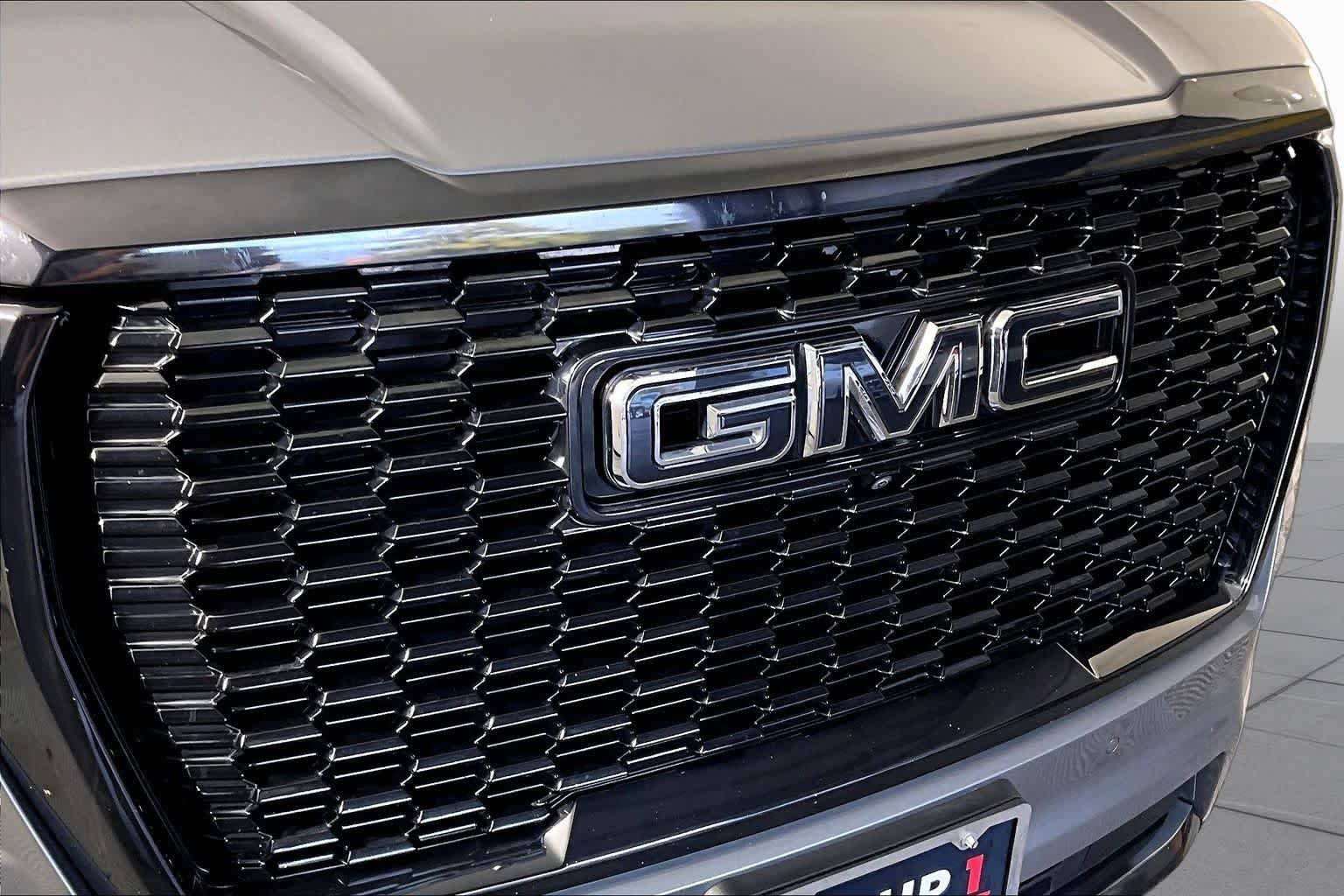 Used 2023 Sterling Metallic GMC Denali Ultimate image 28