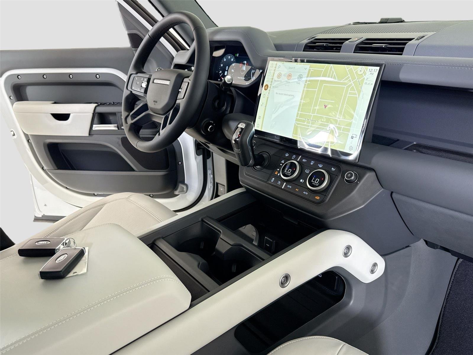 Used 2026 Fuji White Land Rover X-Dynamic SE | Urban Widetrack Build image 30