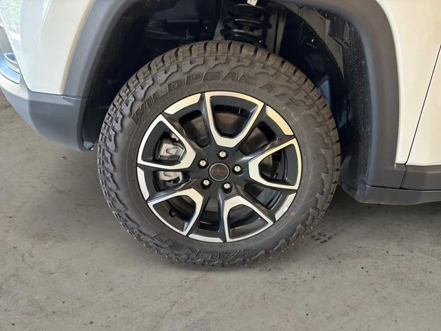 New 2026 White Jeep Trailhawk image 15