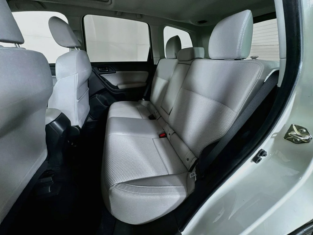 Used 2017 White Subaru 2.5i Premium image 30