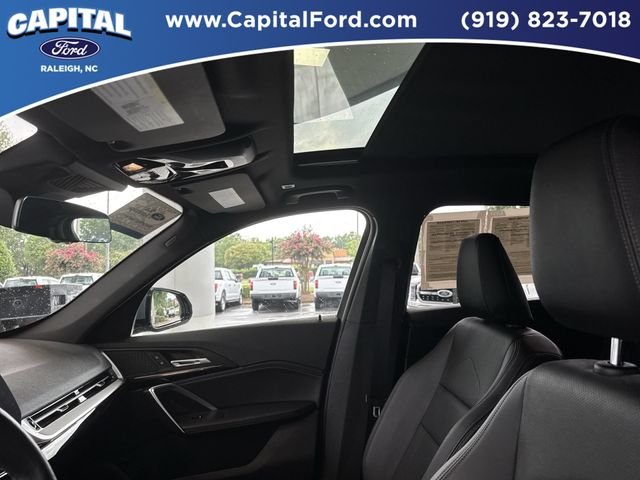 Used 2023 Gray BMW xDrive28i image 22
