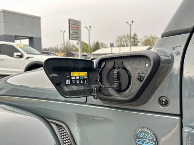 Used 2025 Gray Jeep Sahara 4xe image 13