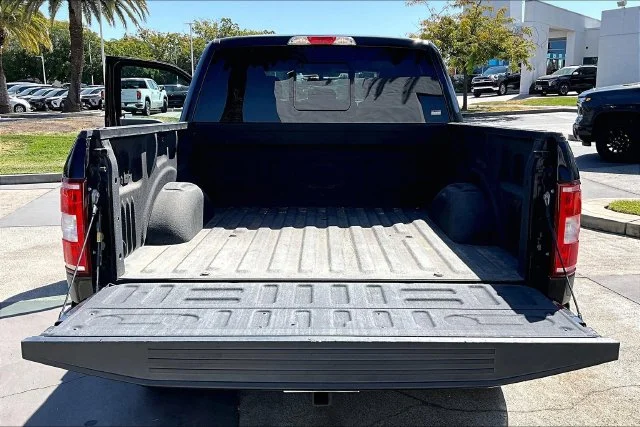 Used 2018 Shadow Black Ford XLT image 34
