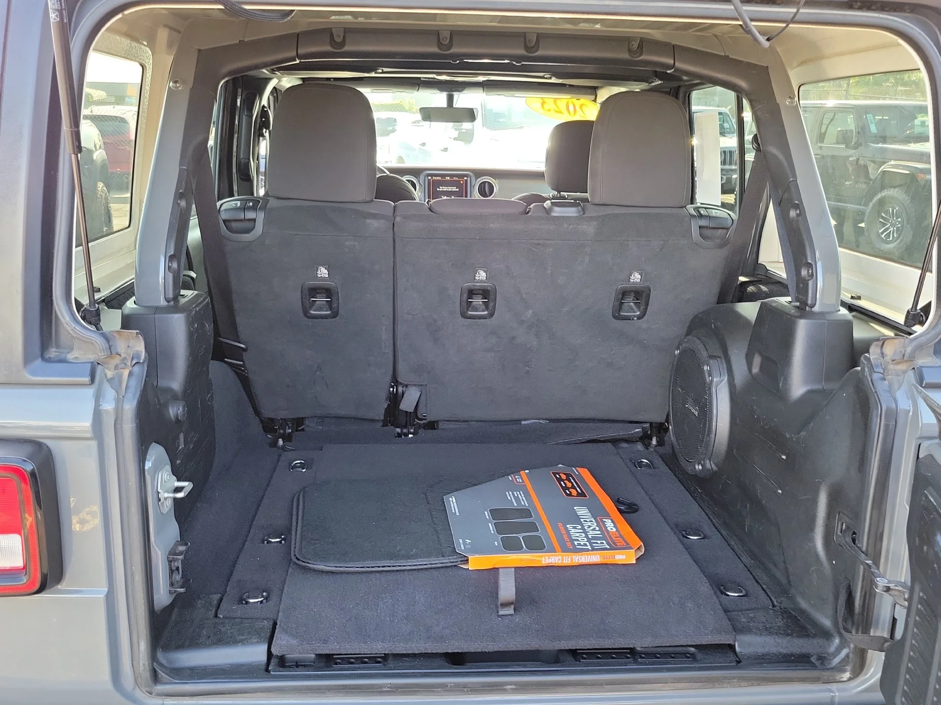 Used 2023 Gray Jeep Sahara image 16