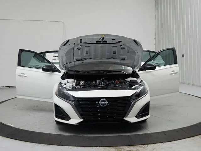 New 2026 White Nissan 2.5 SV image 10
