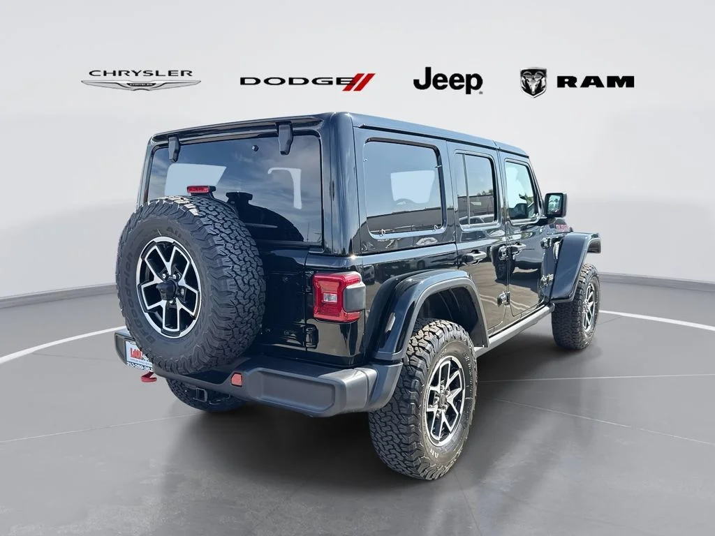 New 2026 Black Clear-Coat Exterior Paint Jeep Rubicon image 3