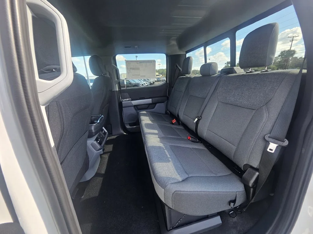 New 2026 Oxford White Ford XLT image 12