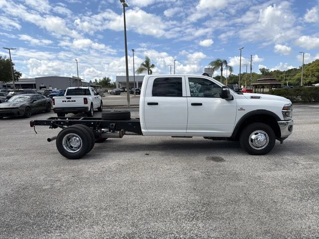 New 2026 Bright White Clear-Coat Exterior Paint RAM Tradesman image 3