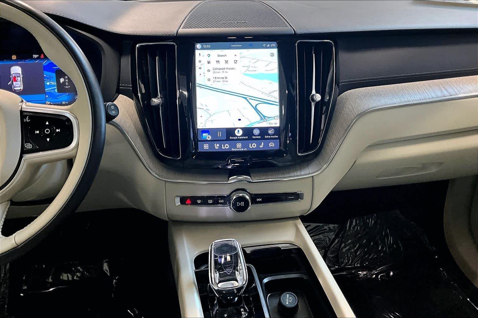 Used 2023 Crystal White Metallic Volvo Ultimate Dark Theme image 7