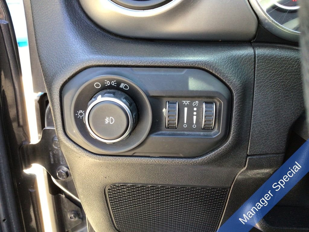Used 2019 Gray Jeep Unlimited Sport image 25
