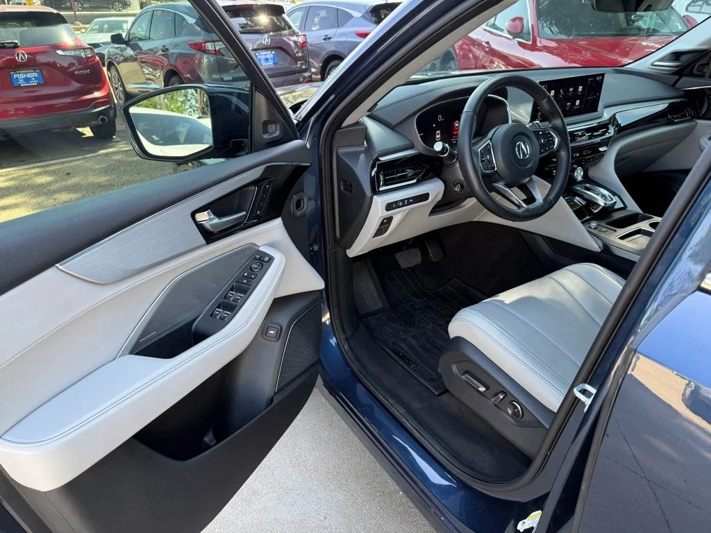 Used 2025 Canyon River Blue Metallic Acura Technology Package image 10