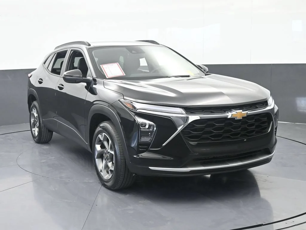 Used 2025 Mosaic Black Metallic Chevrolet LT image 9