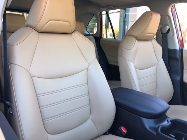 Used 2024 Pearl Toyota XLE Premium image 15