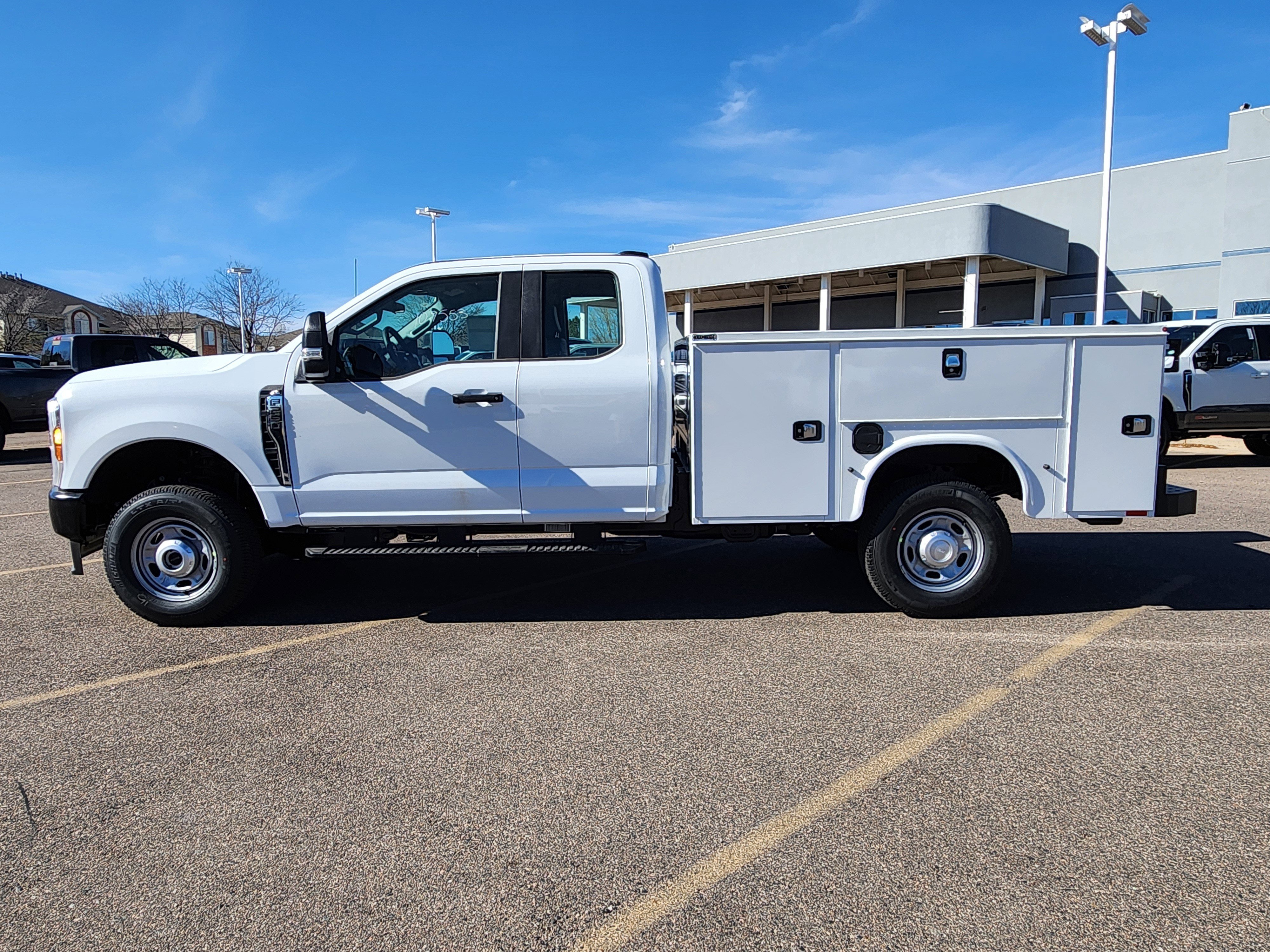 New 2026 Oxford White Ford XL image 2