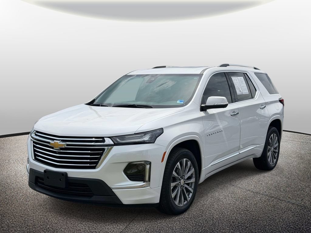 Used 2023 Iridescent Pearl Tricoat Chevrolet Premier image 7